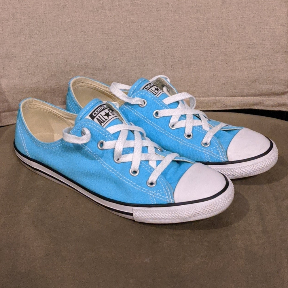 Converse flats W8
